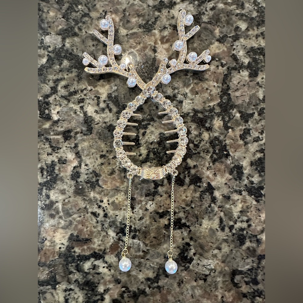 NWT Reindeer Gold Hair Clip with Pearls and Rhinestones